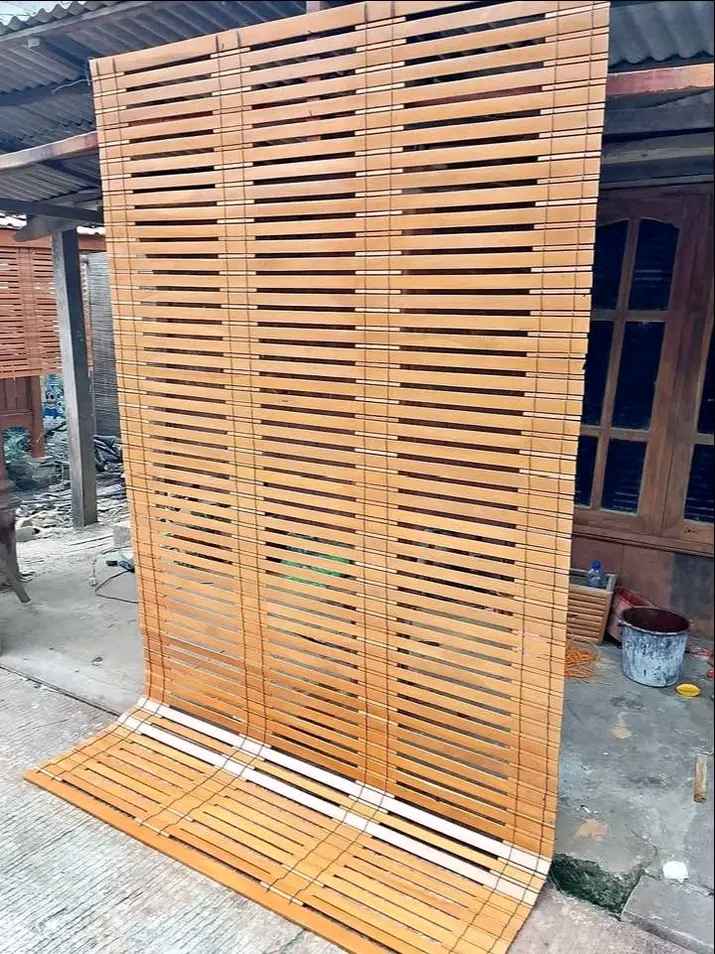 Tirai Kayu Minimalis